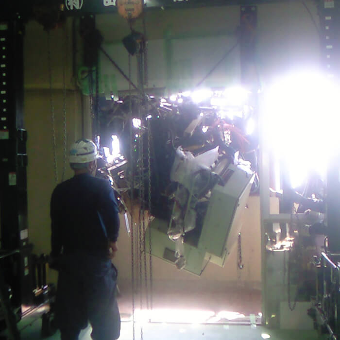 製靴機械搬入工事②