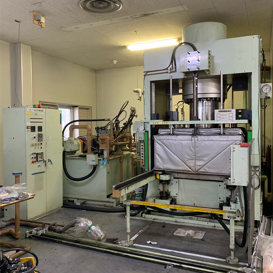 500ｔ真空プレス機